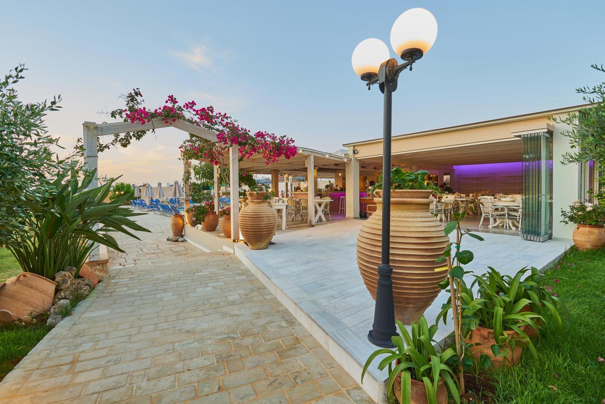 Golden Bay Hotel Apartments Malia Exteriör bild
